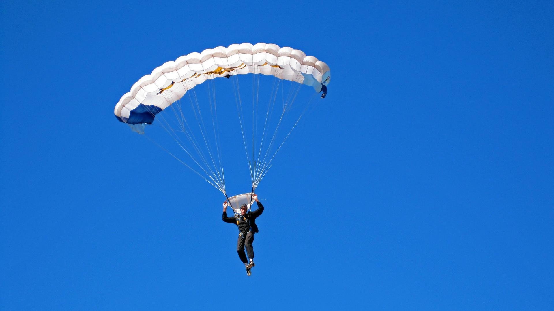 雷霆轻取掘金，切特成为关键先生，新生代内线的崛起之战